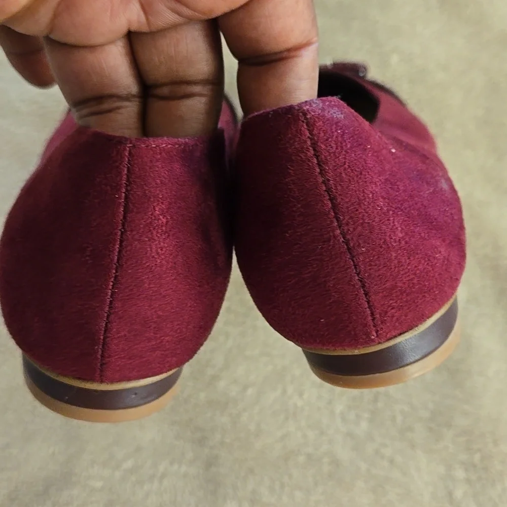 Tahari Venice Maroon Ballerina Flats with Golden Buckle Size 8M